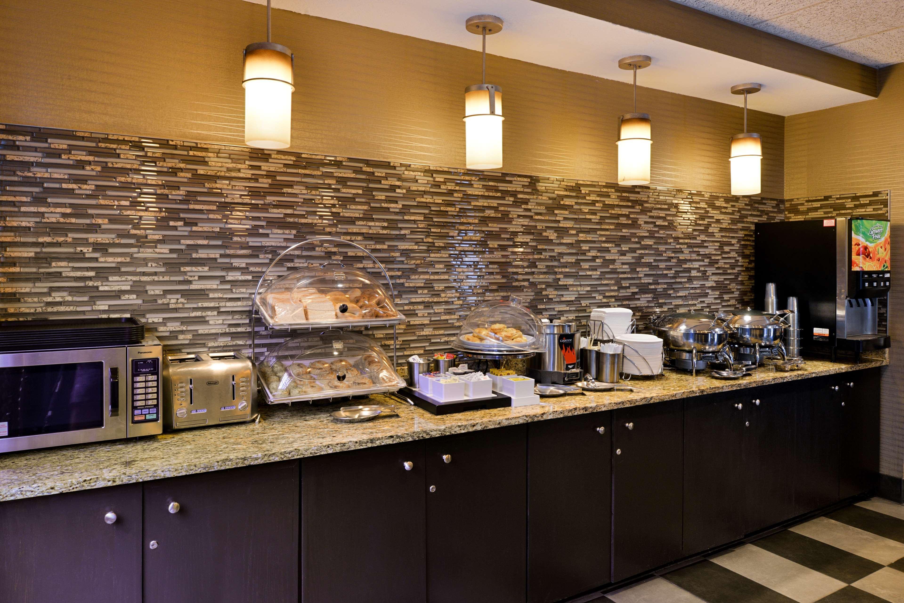 Best Western Plus Wichita West Airport Inn Zewnętrze zdjęcie