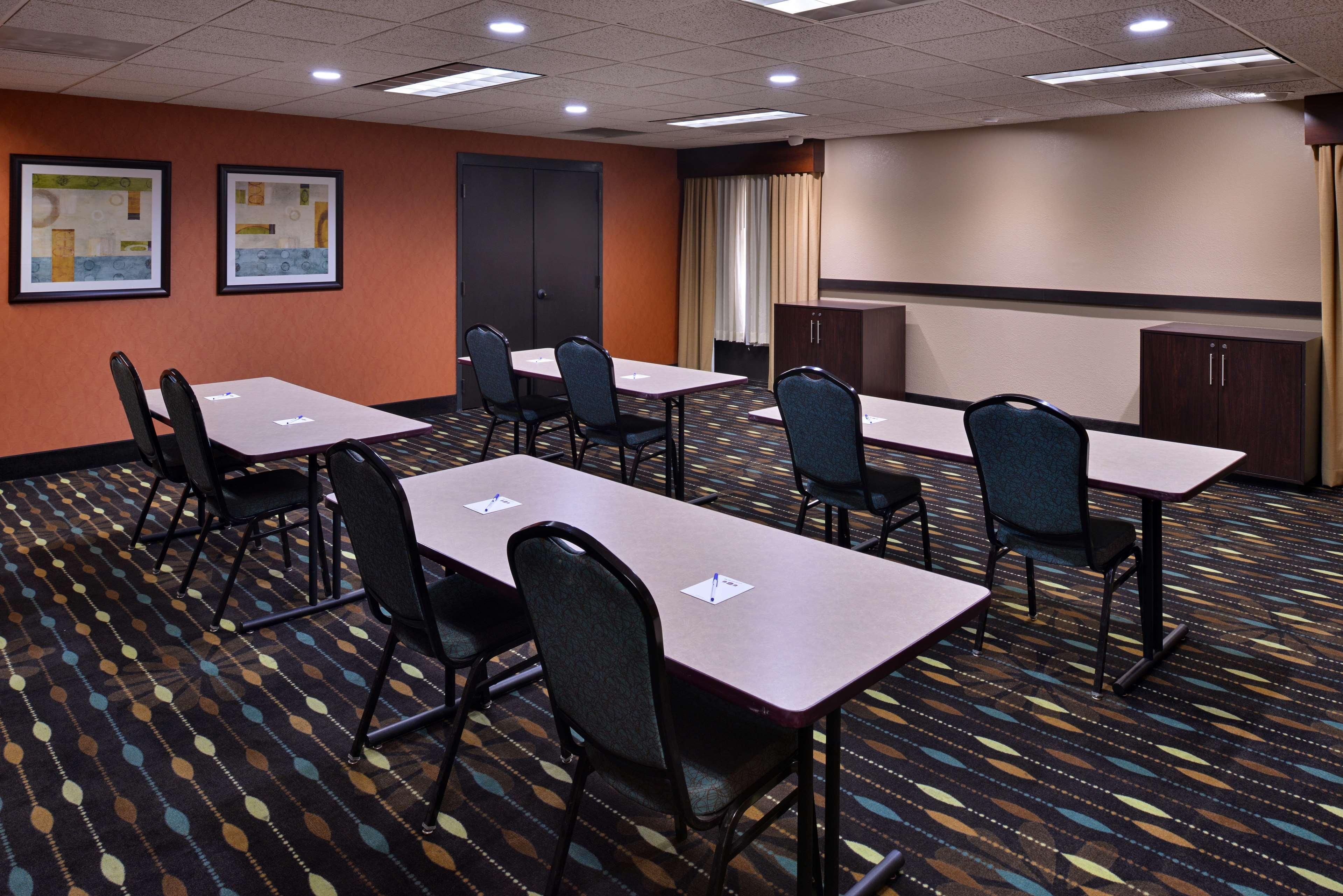 Best Western Plus Wichita West Airport Inn Zewnętrze zdjęcie
